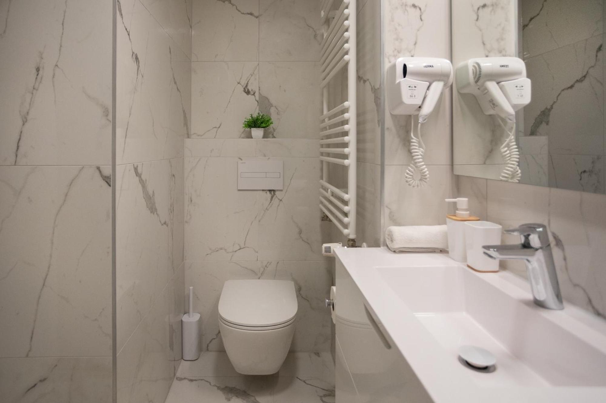 Design Park Residences - Stayflok