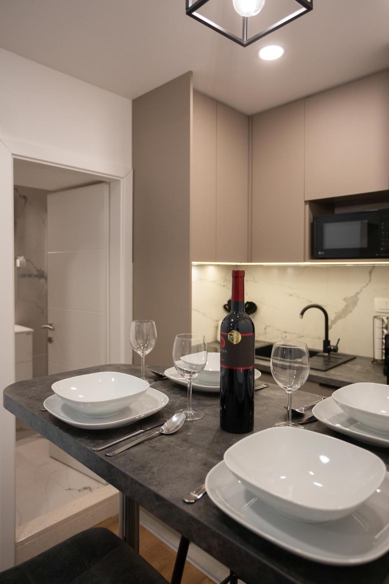 Design Park Residences - Stayflok Apartment