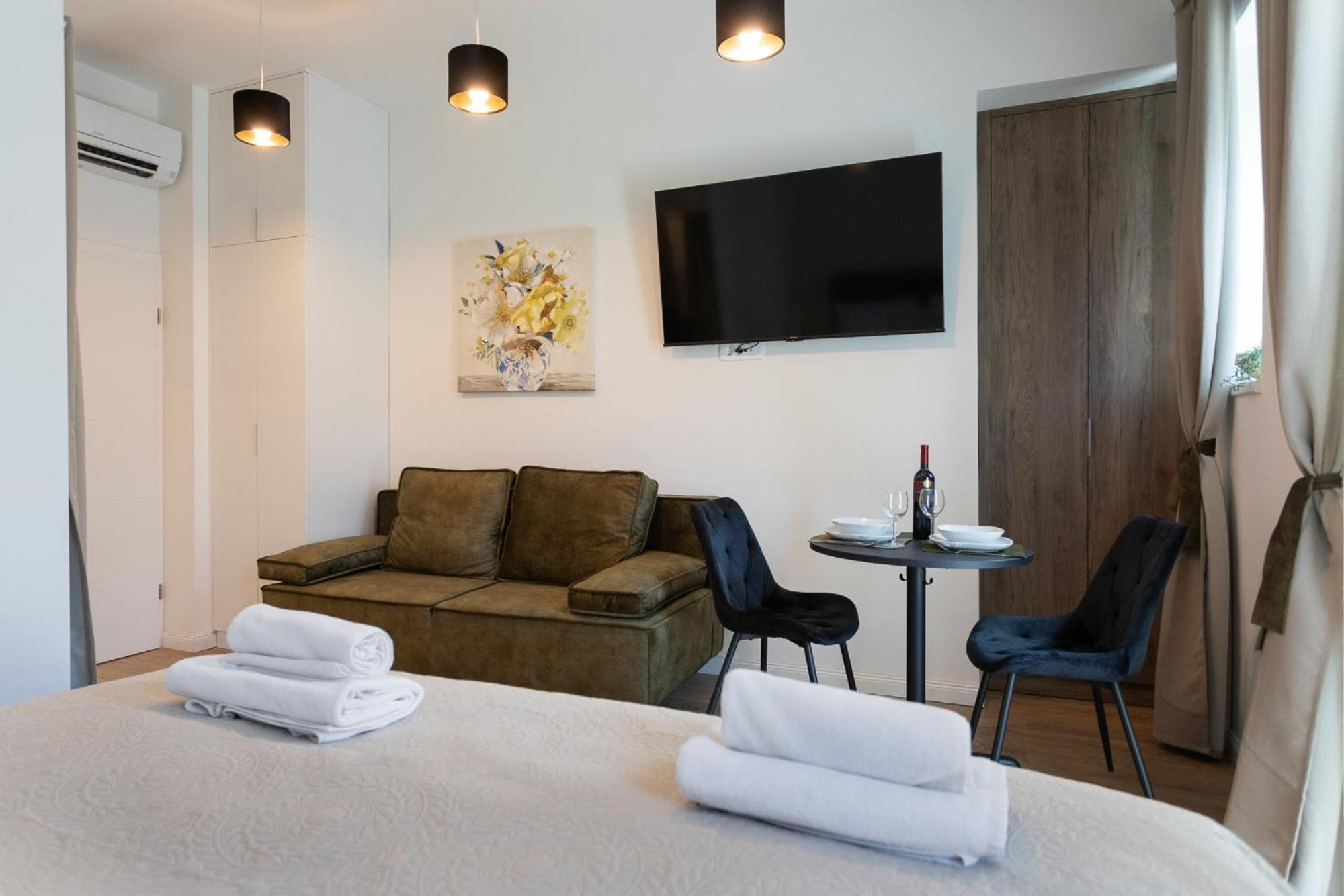 Design Park Residences - Stayflok Apartment